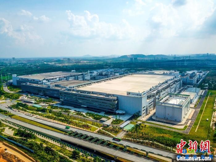 圖為,中建三局承建華星光電廠房項目 鐘三軒 攝 圖為,中建三局承建華星光電廠房項目 鐘三軒 攝